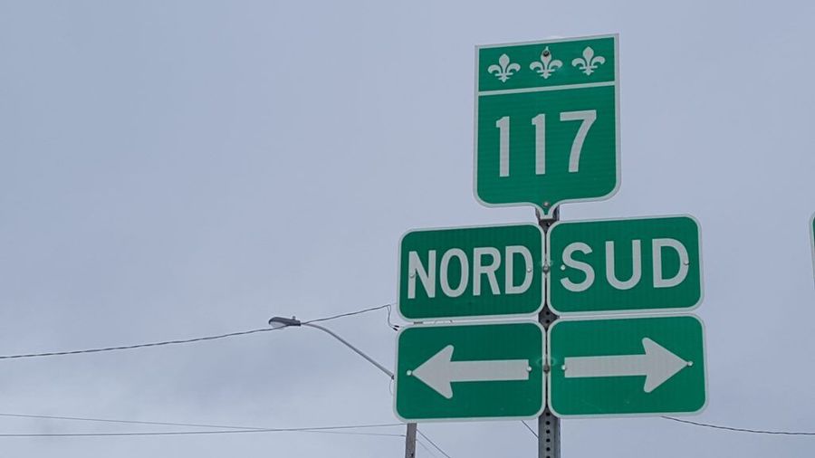 Quatre choses essentielles à avoir dans sa voiture quand la 117 est bloquée